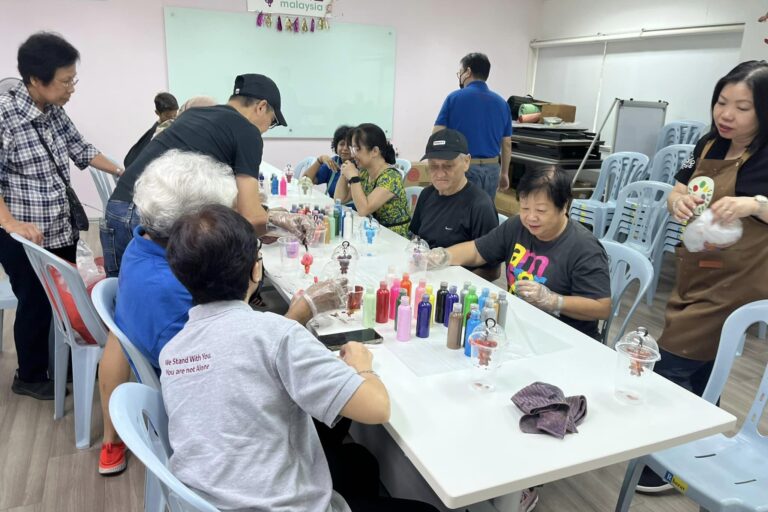 RASG Fluid Painting Bear Keychain Workshop